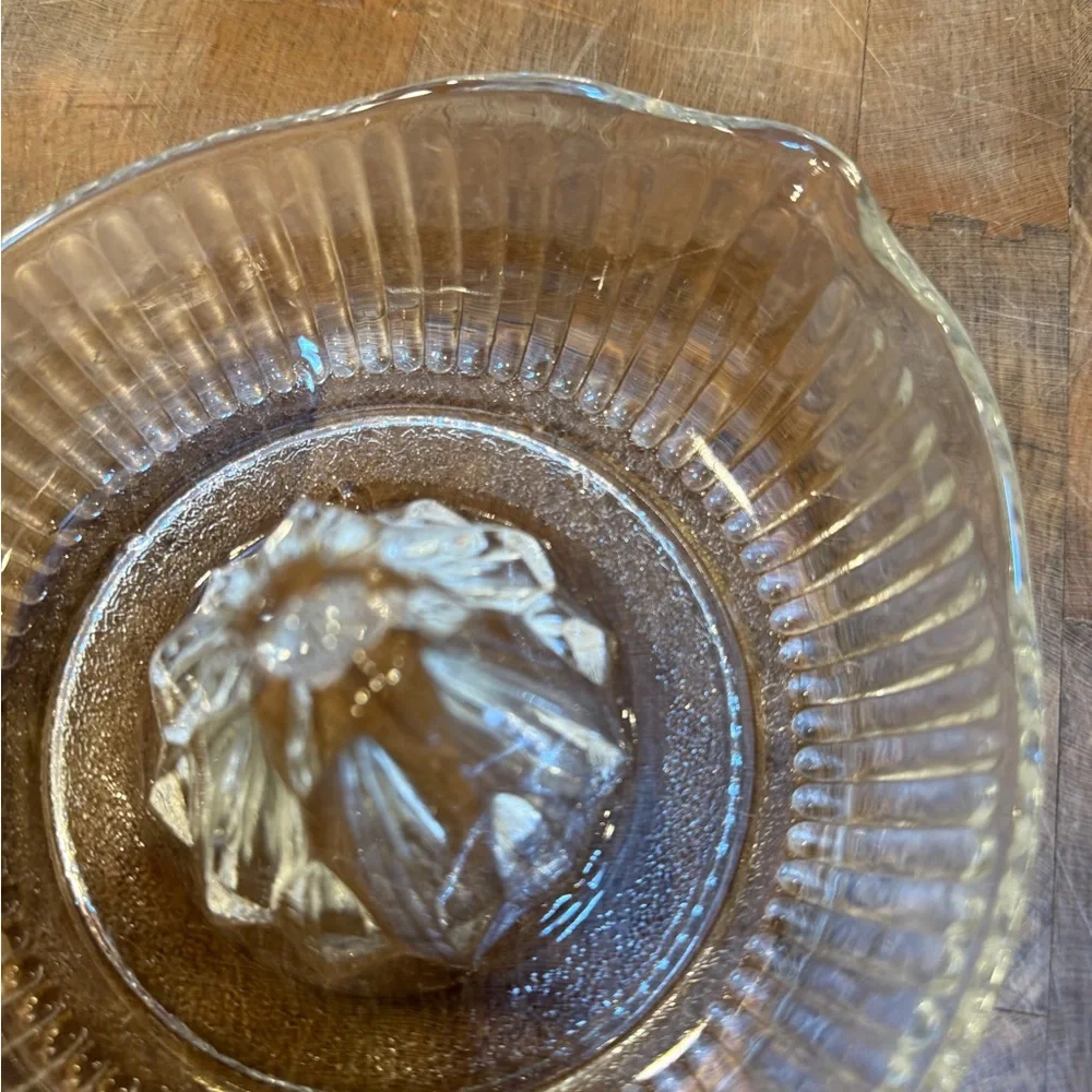 Vintage Clear Glass Lemon Citrus Juicer Classic Home Dining Reamer